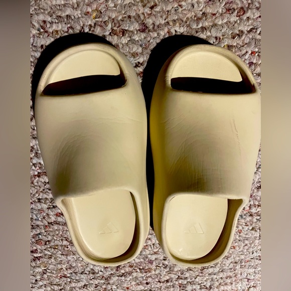 Yeezy Slides Size 13k - Picture 2 of 5